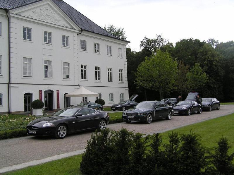 Schlossgut Гросс-Шванзе Экстерьер фото The German ambassador's residence in Warsaw